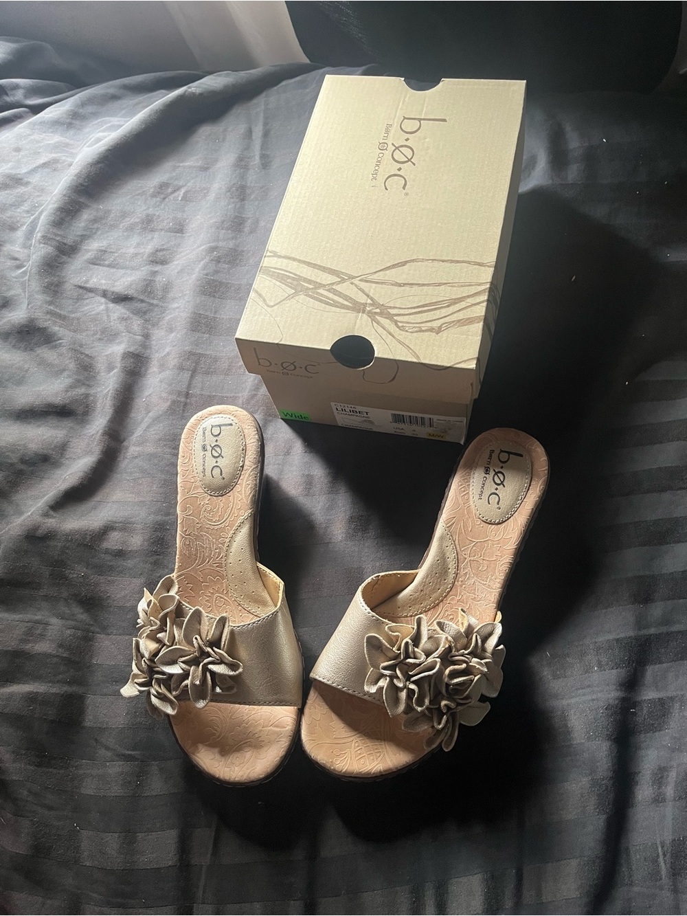 b.o.c. Women's Beige metallic champagne Floral Embellished Slide Mules